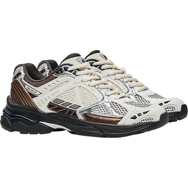 Multi-piece trainers — Multicolored