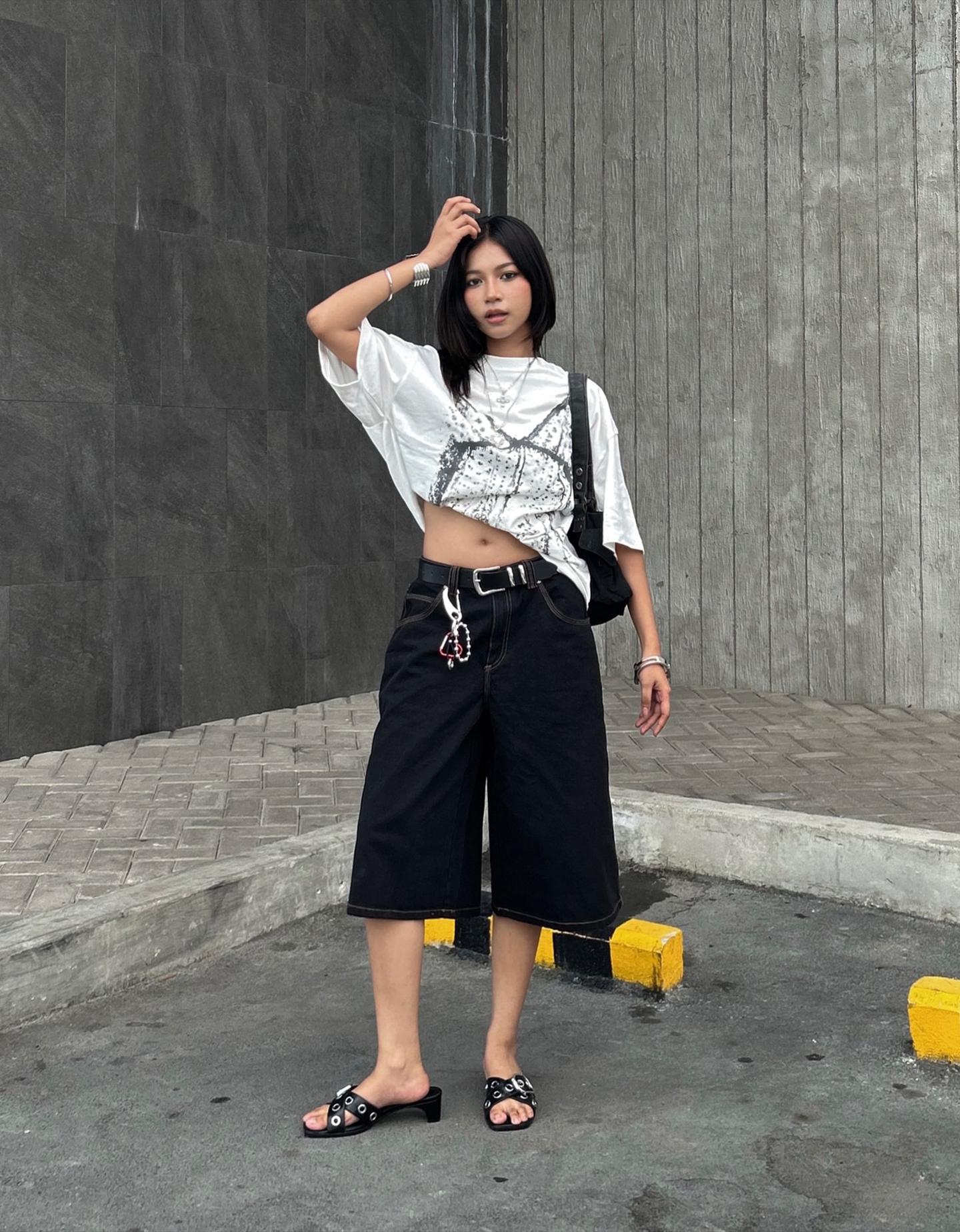 Bershka denimowe bermudy jortsy czarny