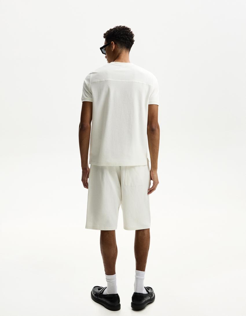 Bermudashorts mit Strukturmuster-Grbrochenes Weiss