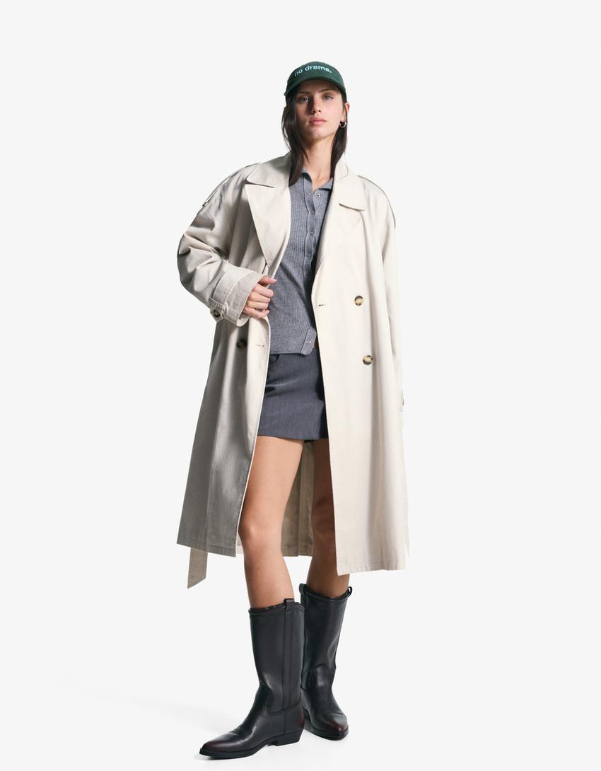 Abrigo trench Chamarras y trench Mujer Bershka