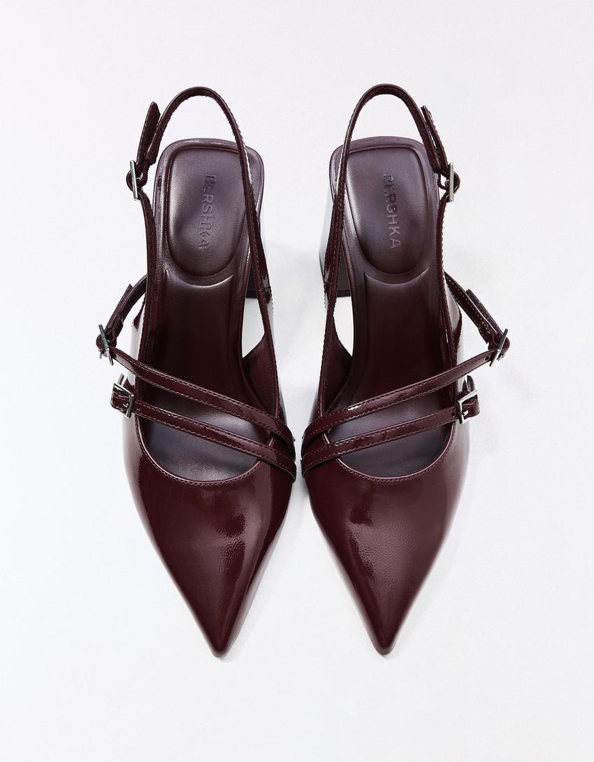 Παπούτσι με φαρδύ τακούνι, εξώφτερνο με αγκράφες-Γκρενά