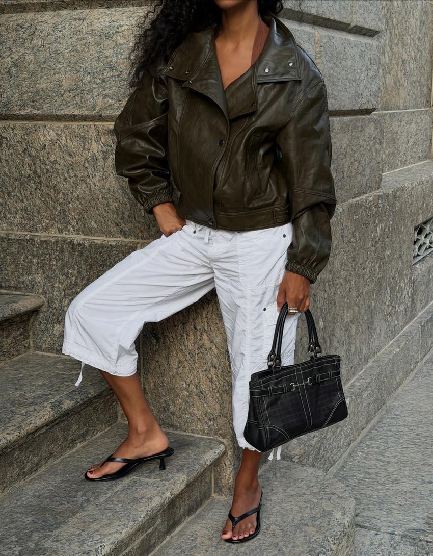 Jaket kulit imitasi dengan kerah-Khaki