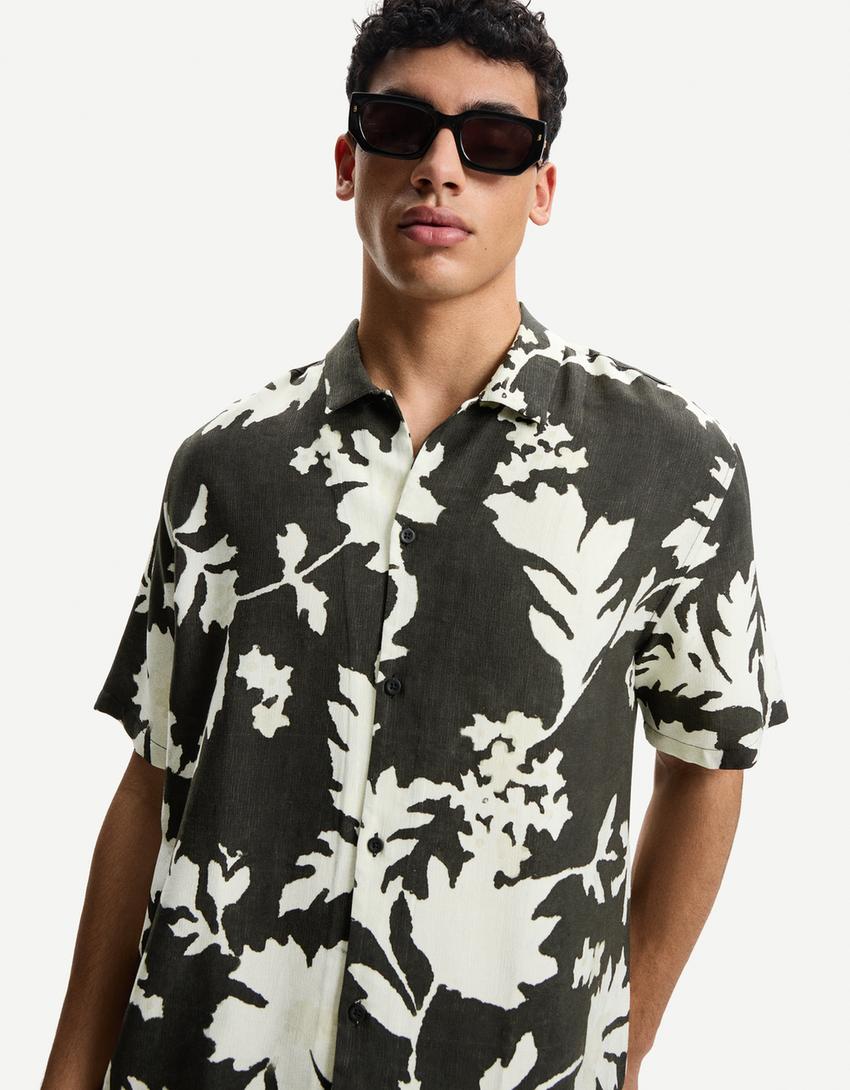Camisa manga corta print-Negro