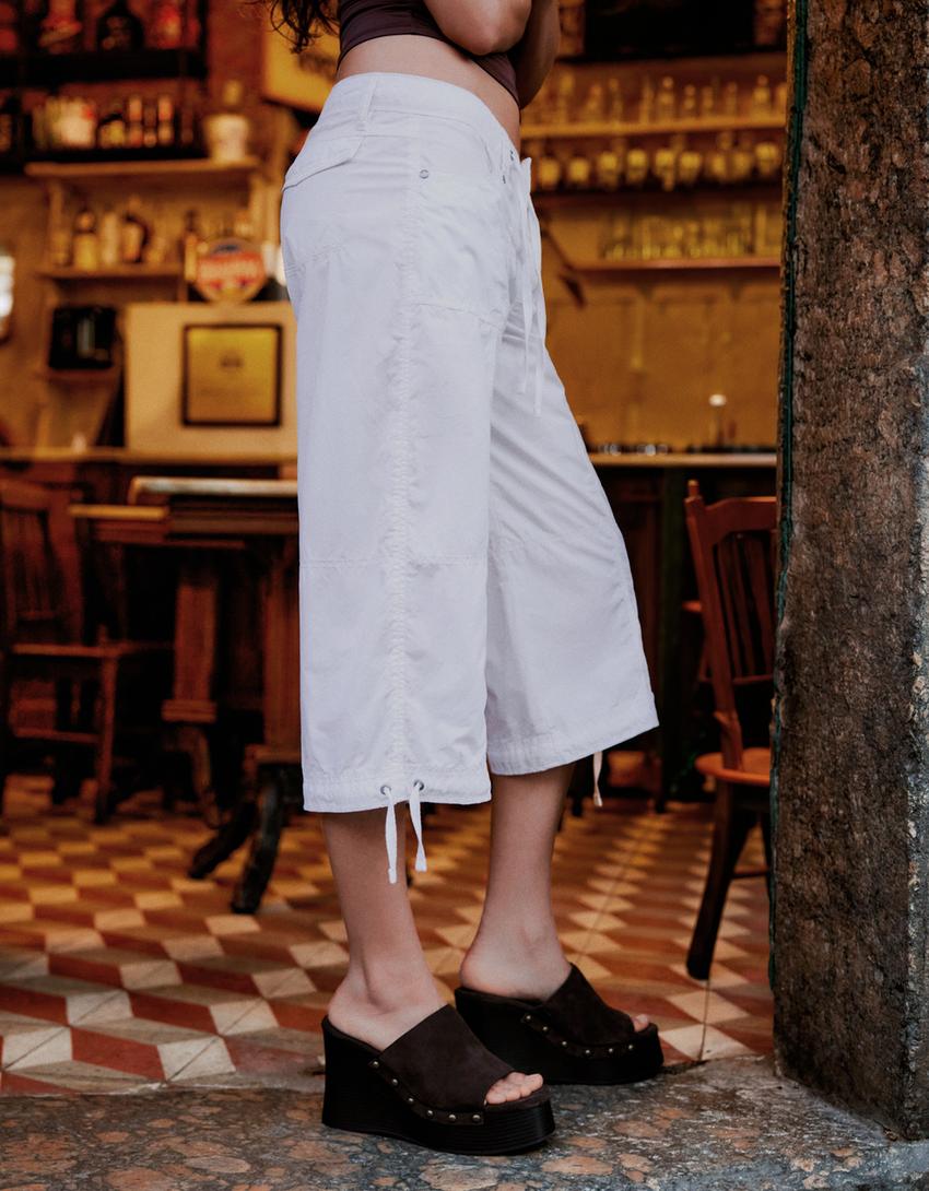 Spodnie capri z kieszeniami-Biały