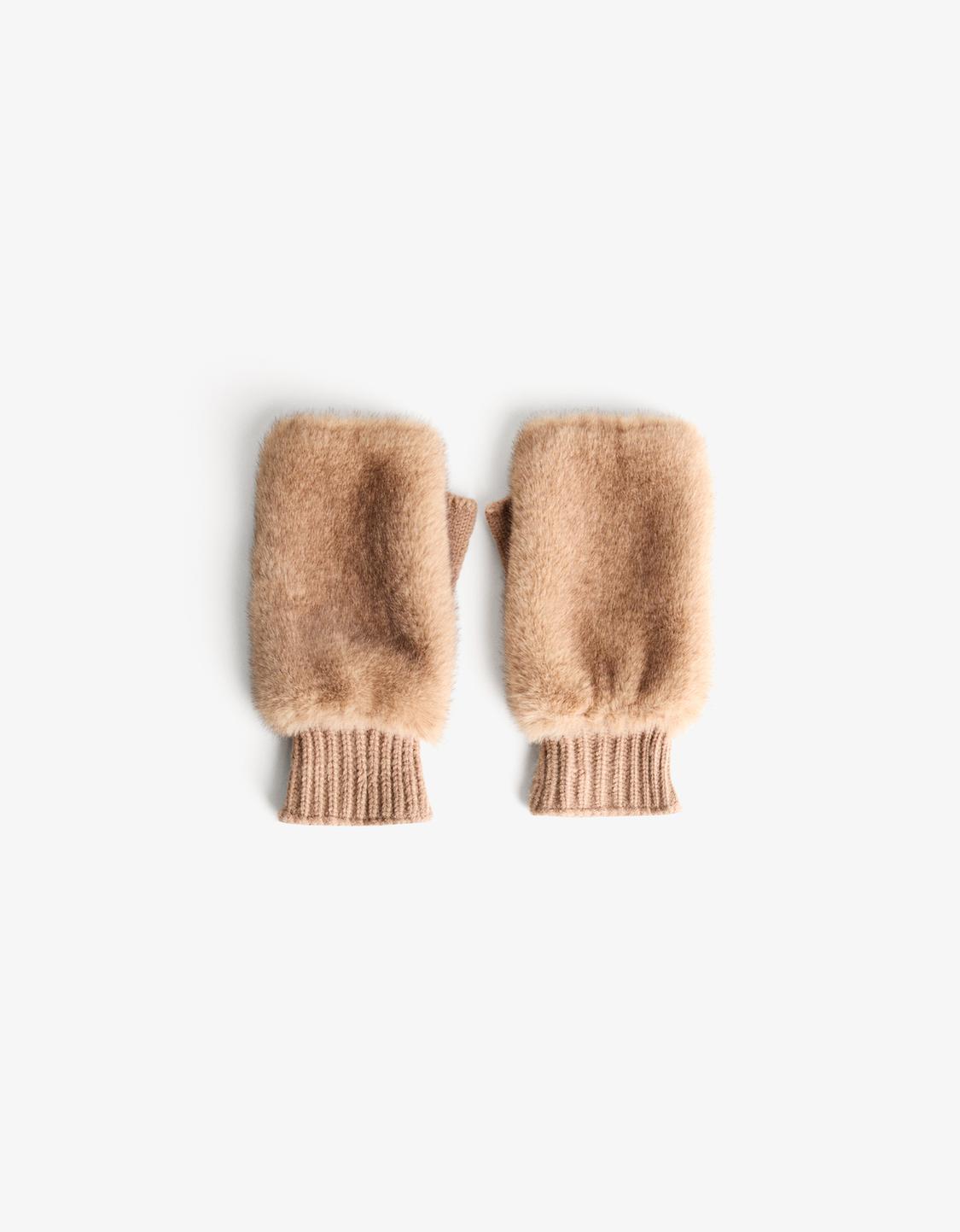 Faux fur mittens