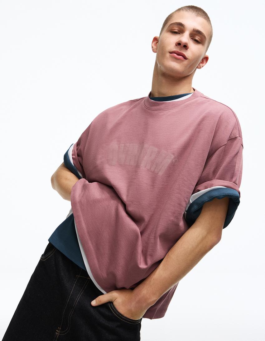 T-Shirt mit kurzen Ärmeln und Print-Rot