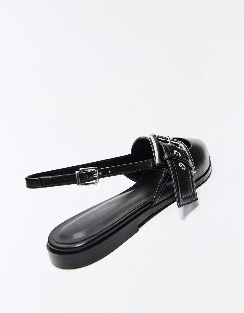 Ballerine décolletée à boucle-Noir