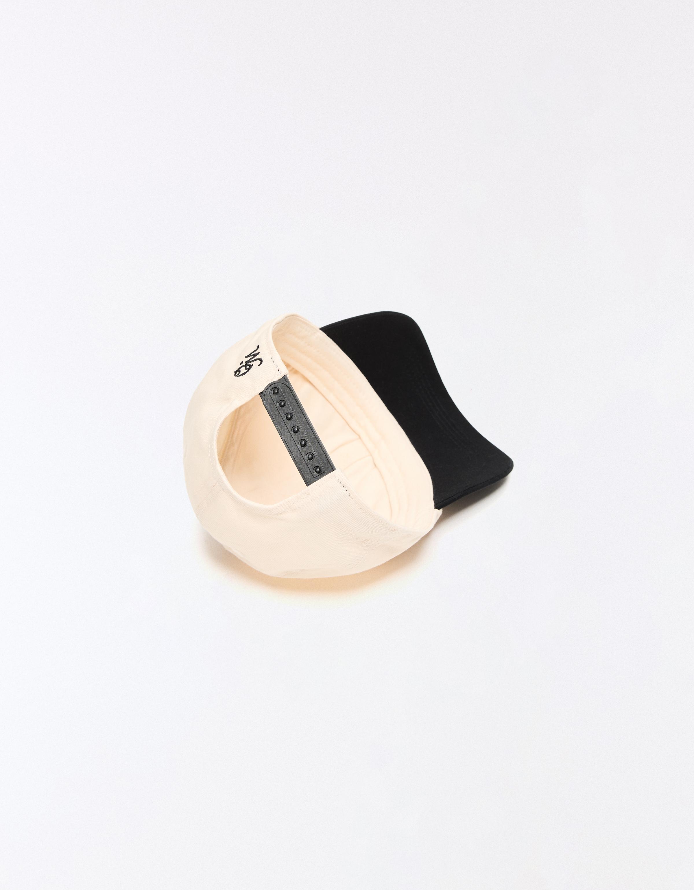 Embroidered cap — White
