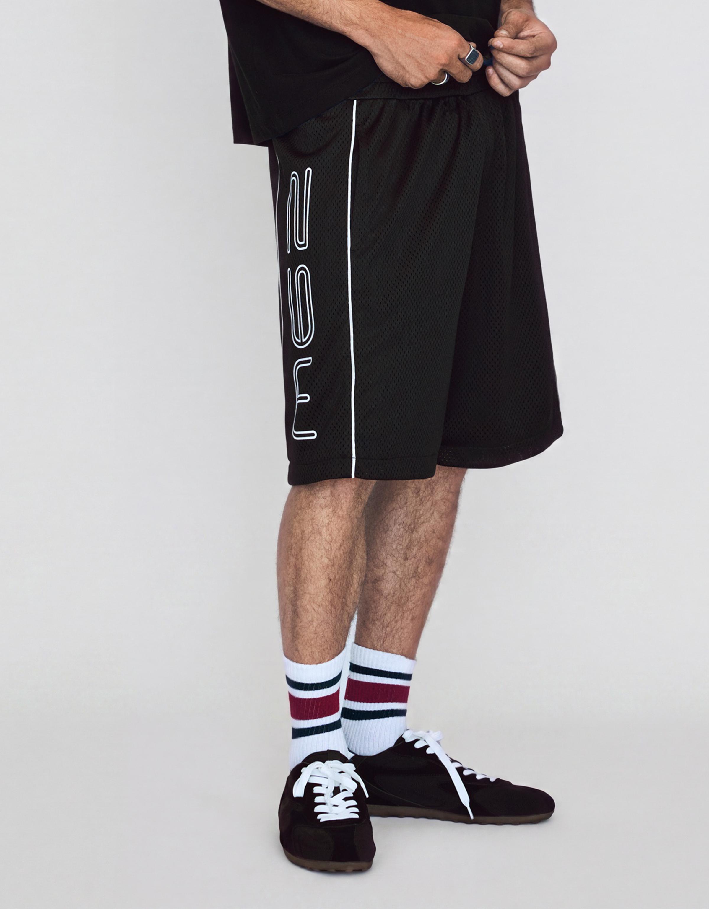 Contrast print mesh Bermuda shorts — Black