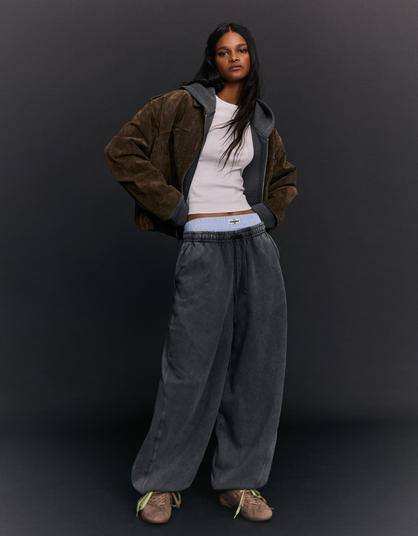 Bershka spodnie dresowe barrel ze stoperami szary