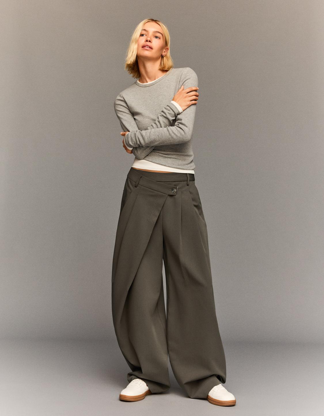 Tailored fit trousers with crossover waist
