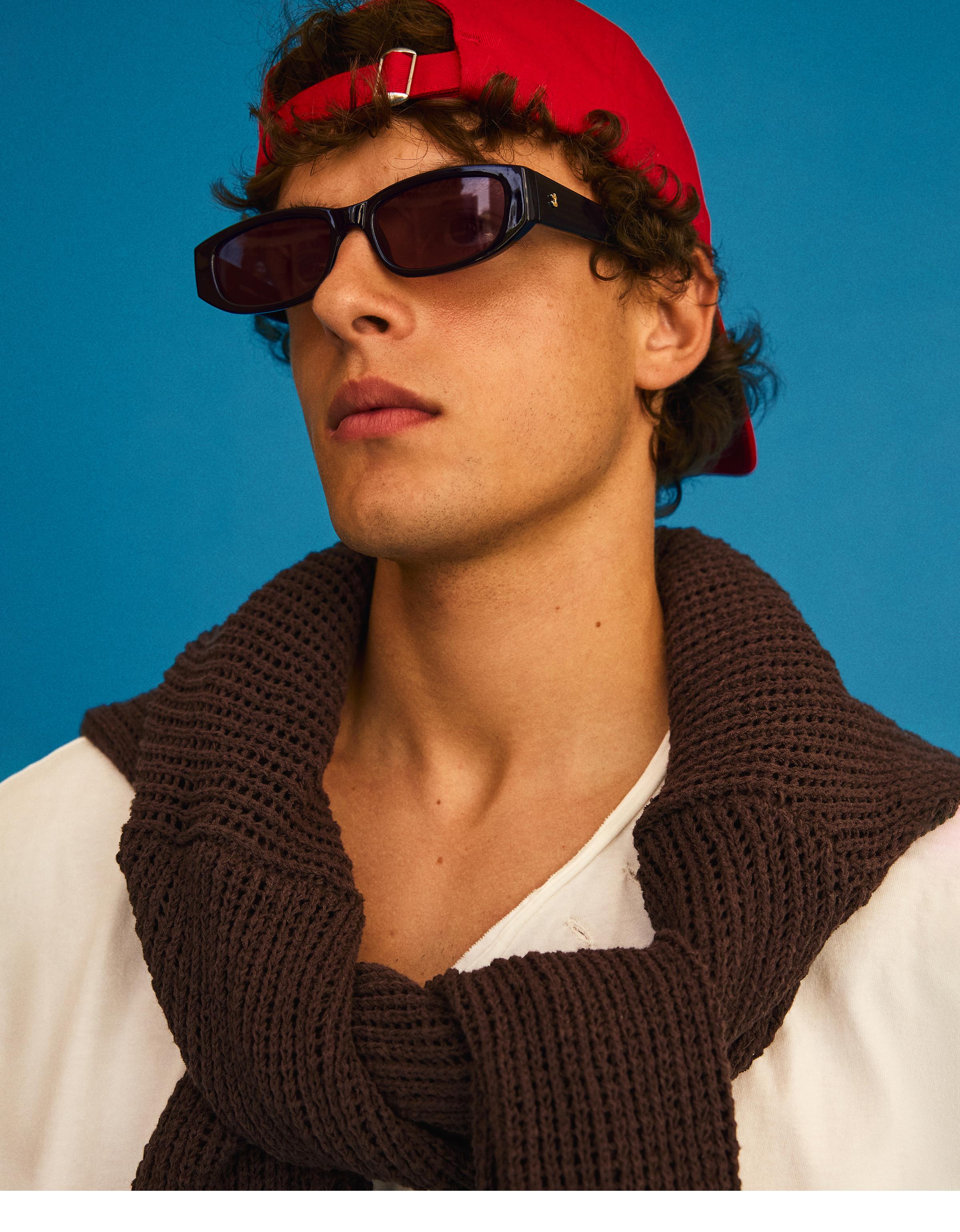 Oval plastic sunglasses — 0-661