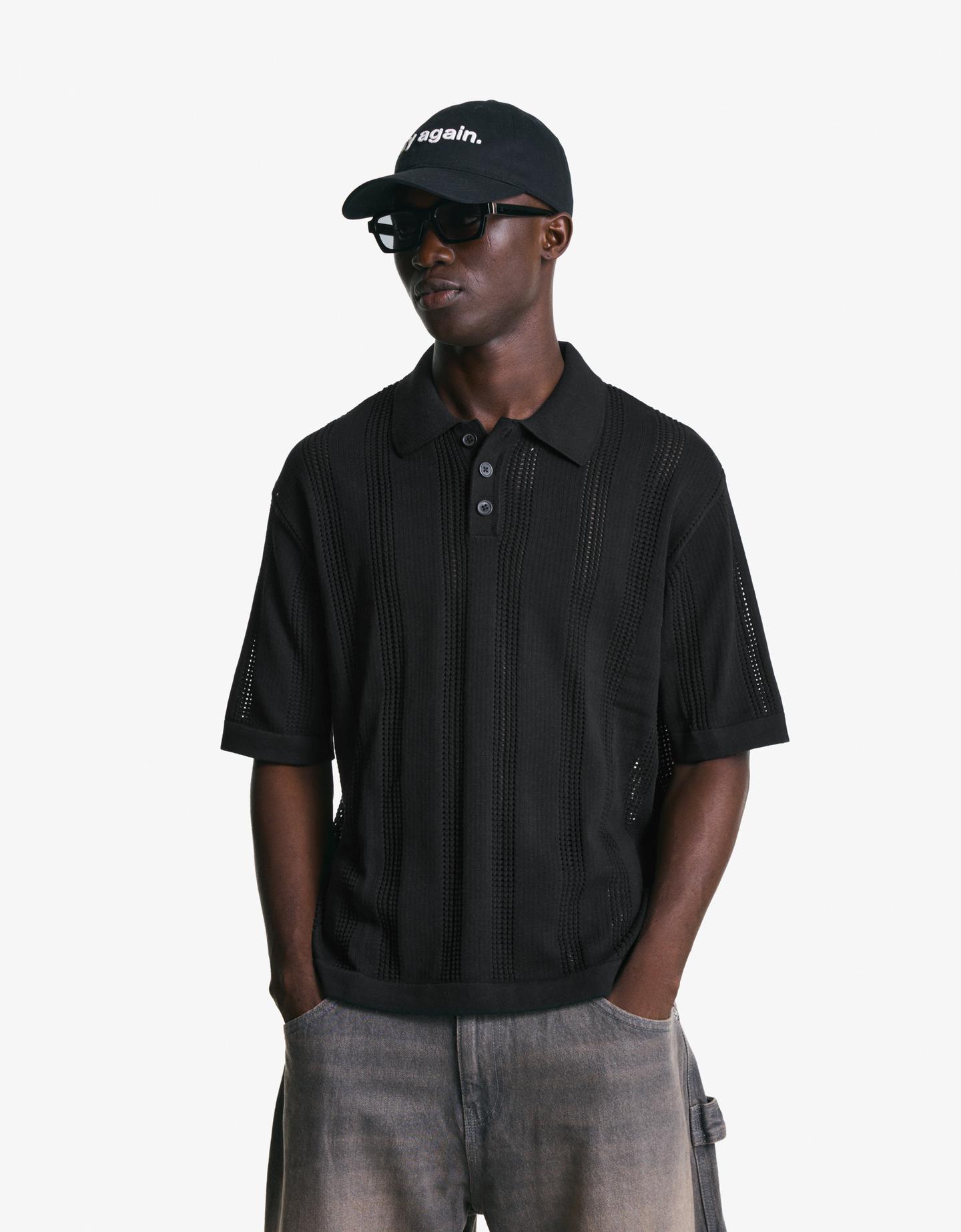 Bershka polo strukturalne z ażurowym wzorem czarny
