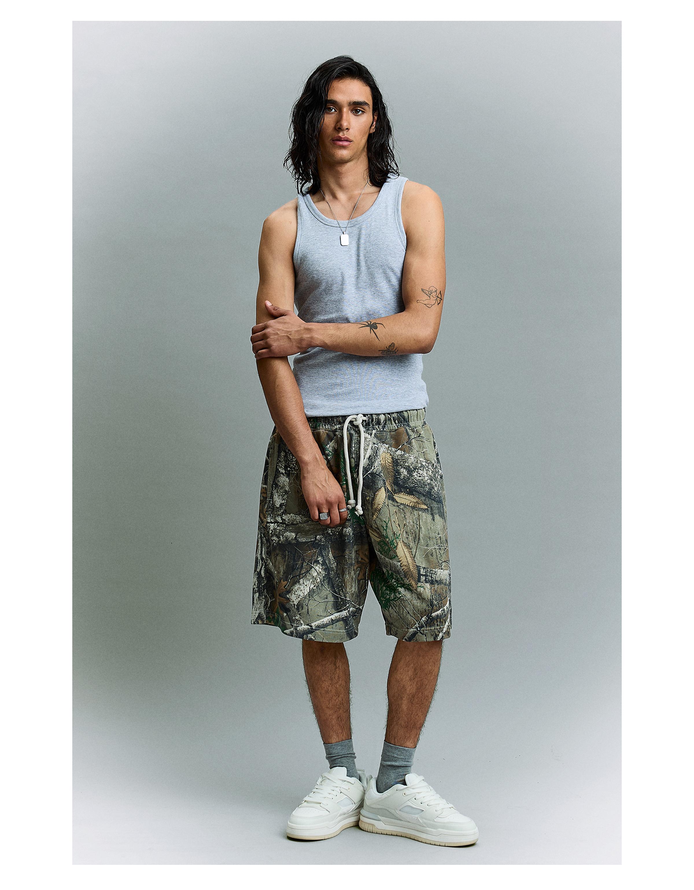 Boxy fit baskılı bermuda