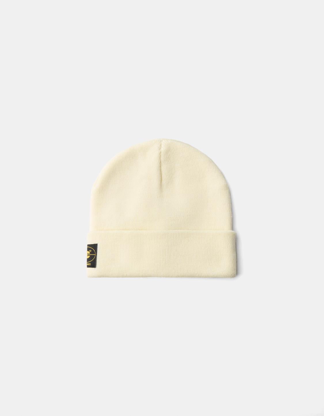 Bonnet brodé