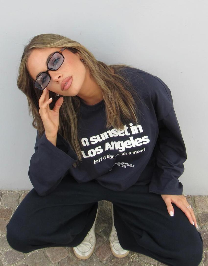 Kaus gambar boxy fit lengan panjang-Navy