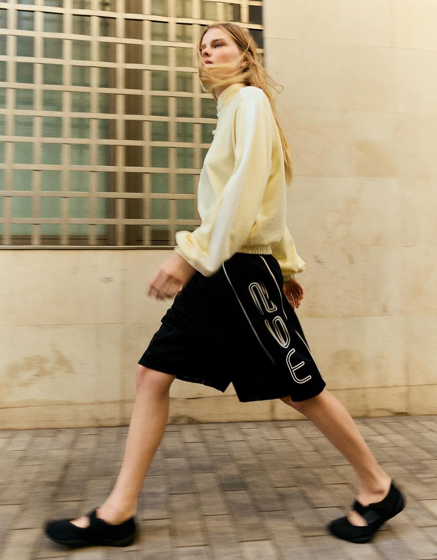 Long sleeve stand-up collar sweatshirt with clasp fasteners-Yellow