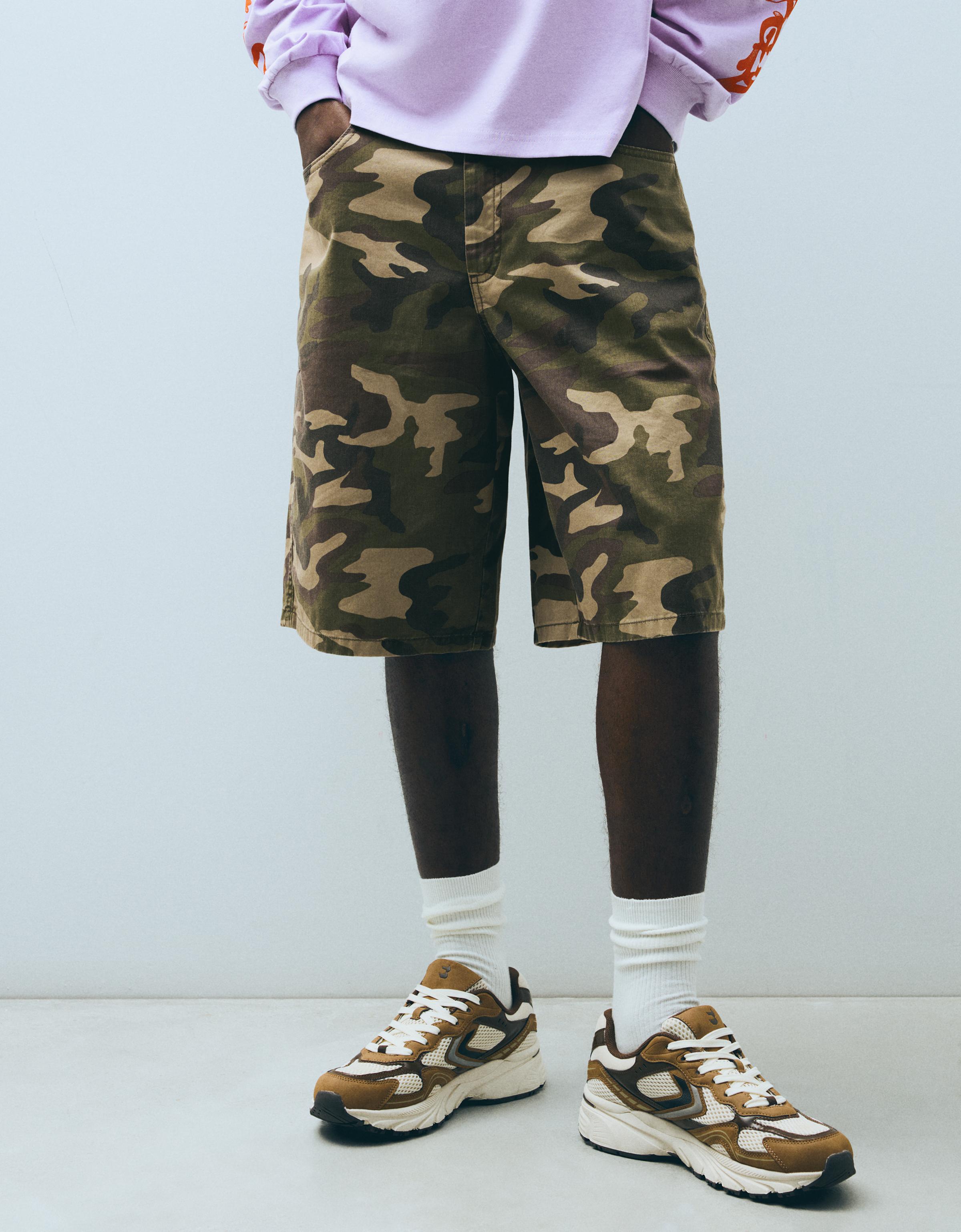 Printed skater Bermuda shorts — Khaki