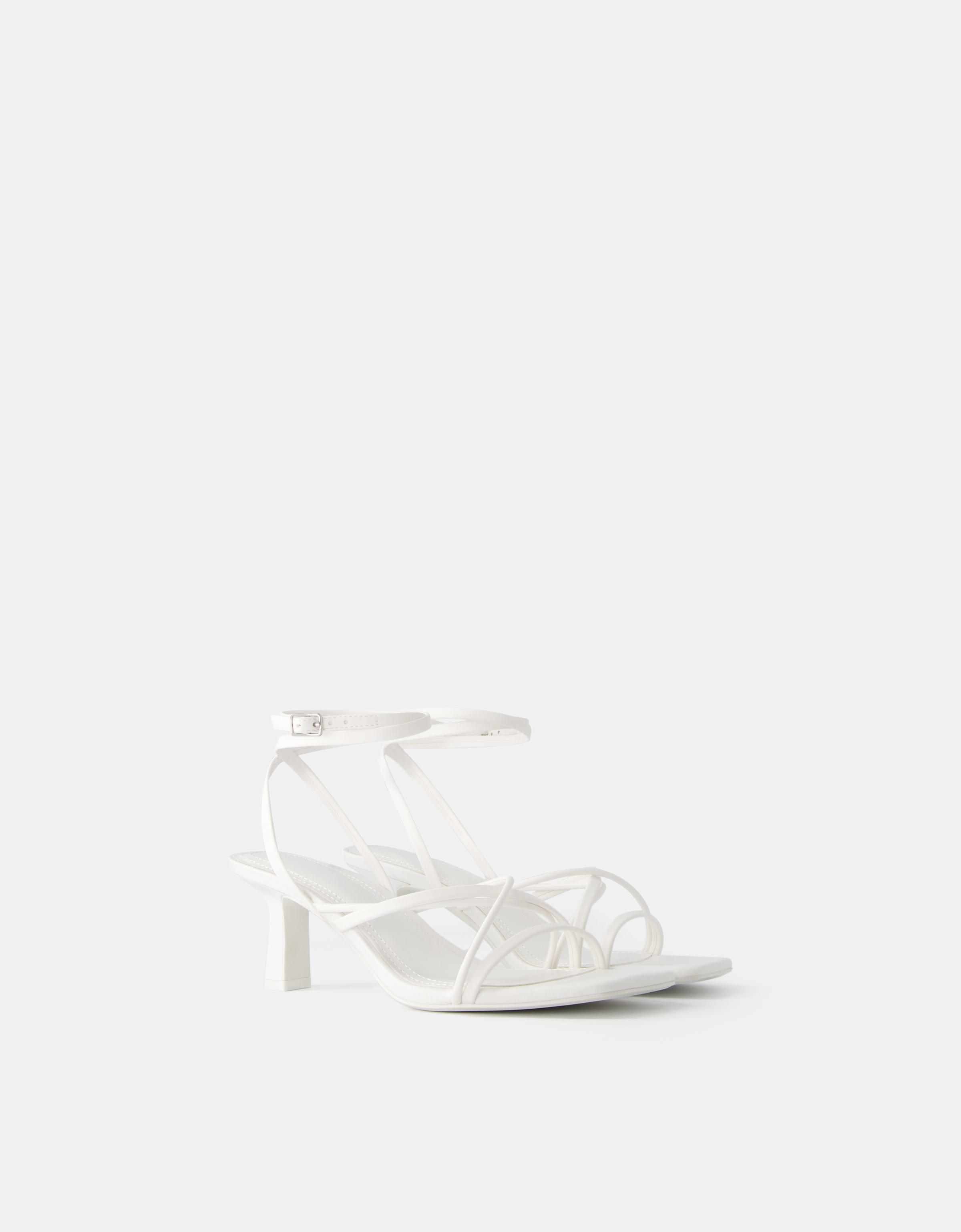 Bershka Absatzsandalen Mit Kitten-Heels Und Knöchelriemchen Damen 41 Weiss