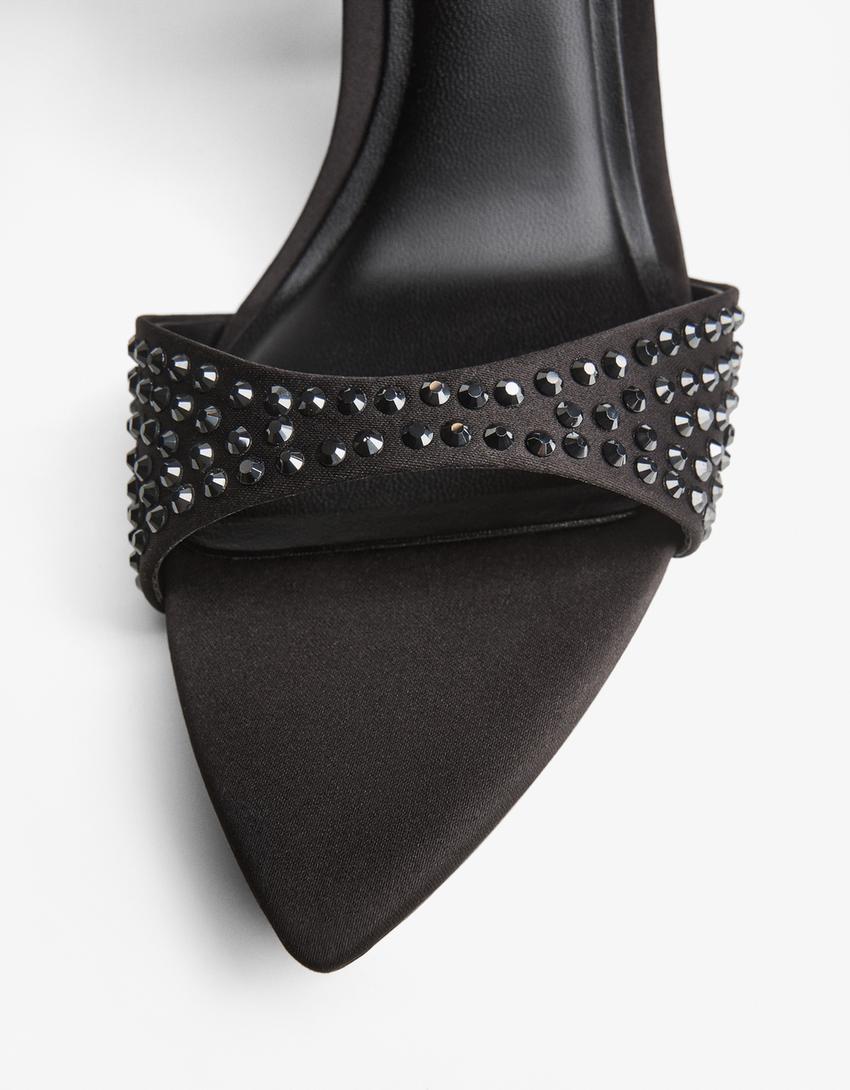 Glänzende Absatzsandalen-Schwarz
