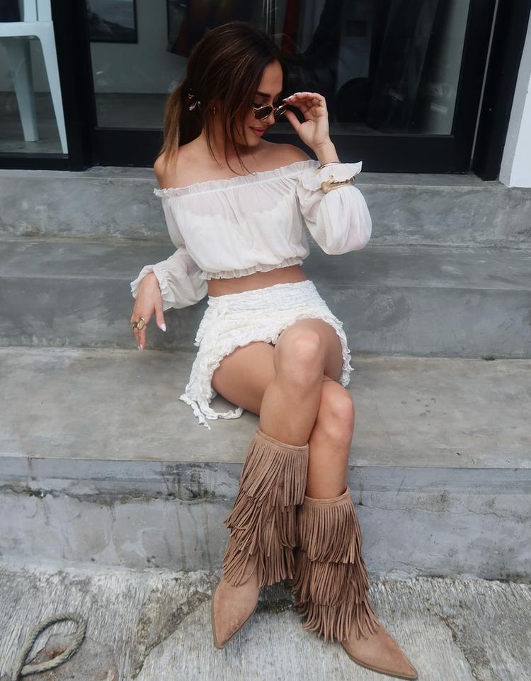Long sleeve blouse with tie