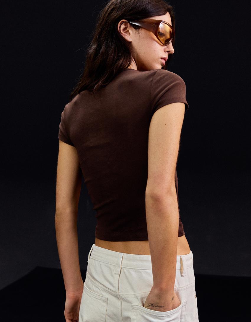 Camiseta manga corta print-Marrón