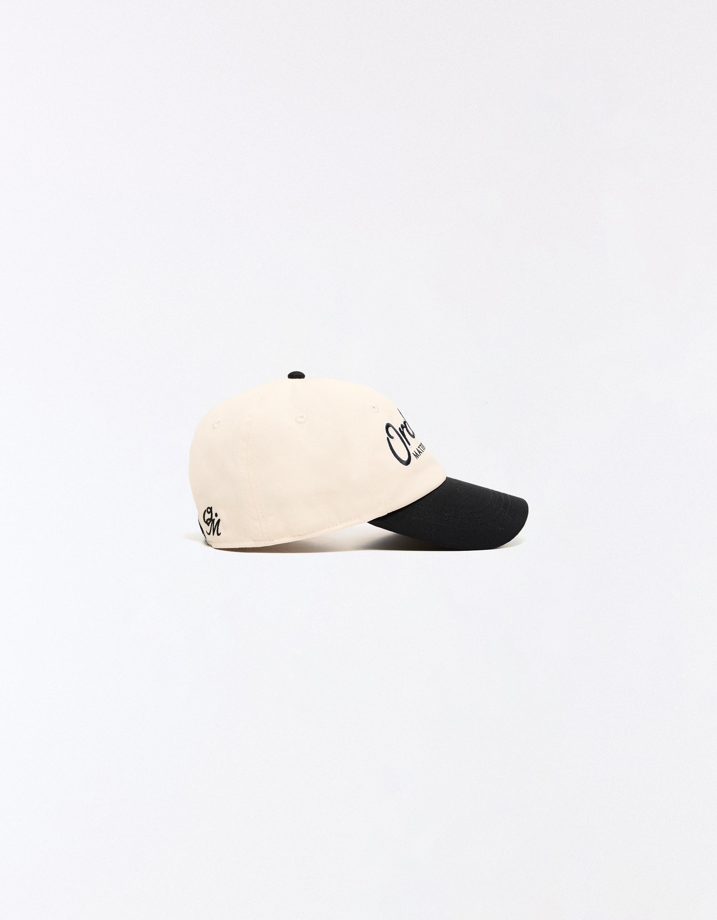 Embroidered cap — White