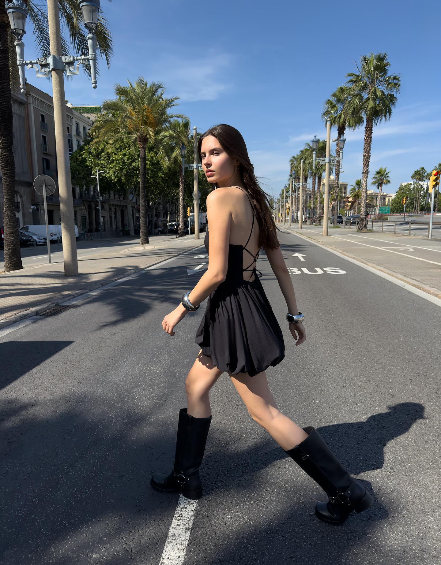 Bershka sukienka mini ze spódnicą balloon czarny