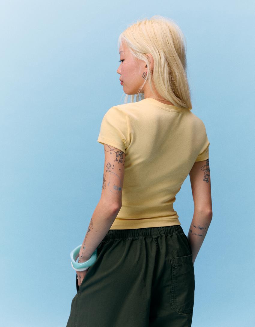 Short sleeve print and bead T-shirt-Yellow