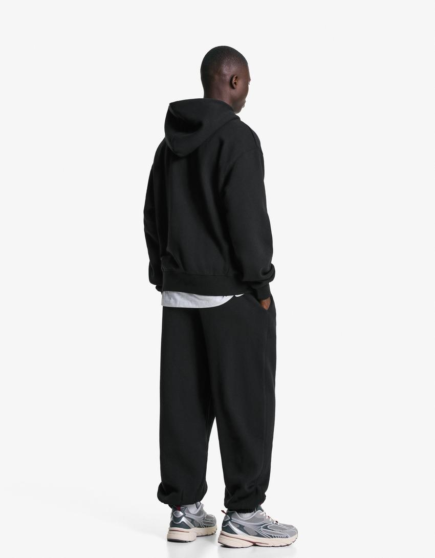 Kapuzenpullover-Schwarz-1