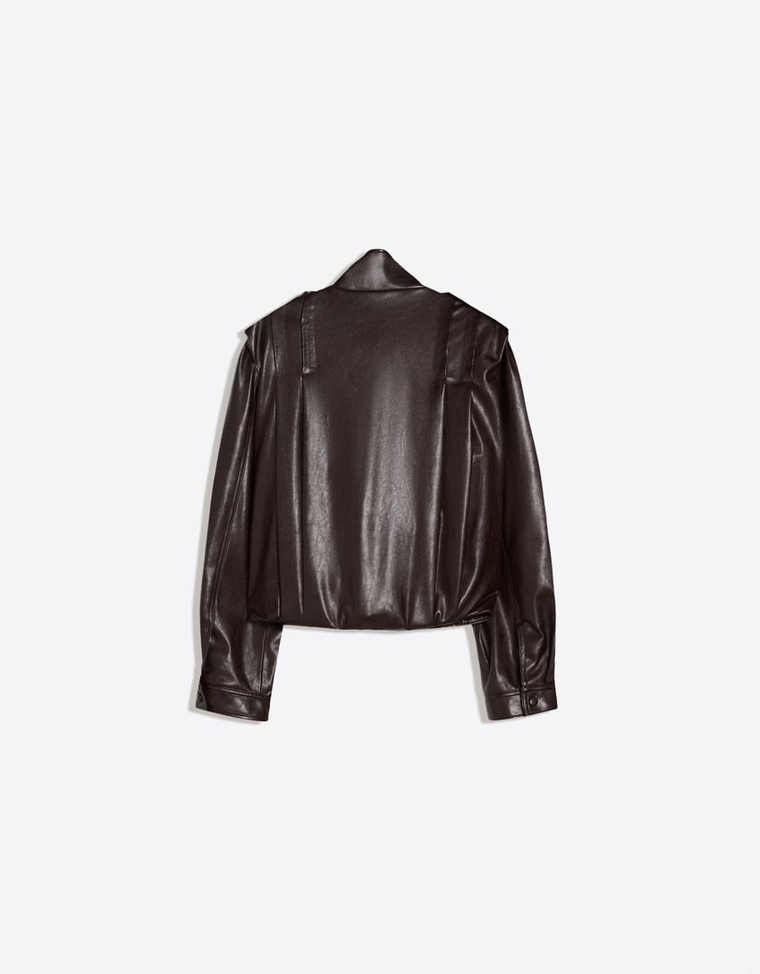 Jacke aus Kunstleder mit Falten-Braun