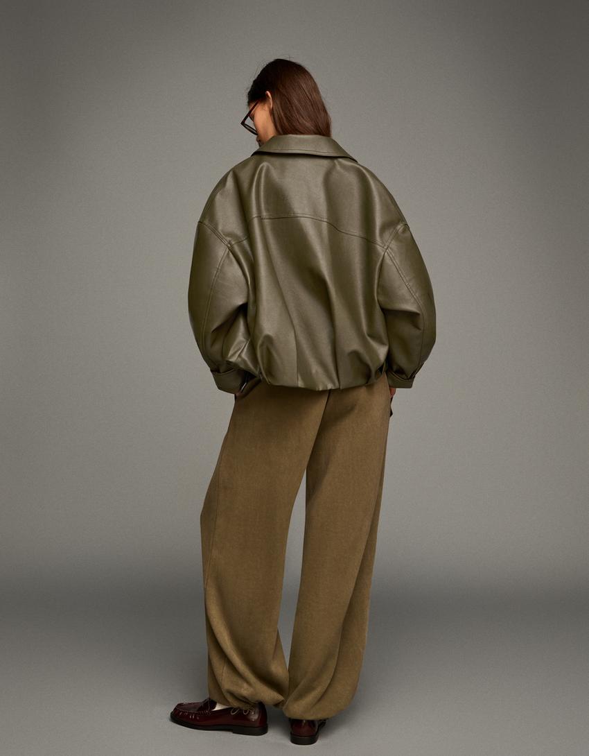 Kurtka bomber ze sztucznej skóry z paskiem-Khaki
