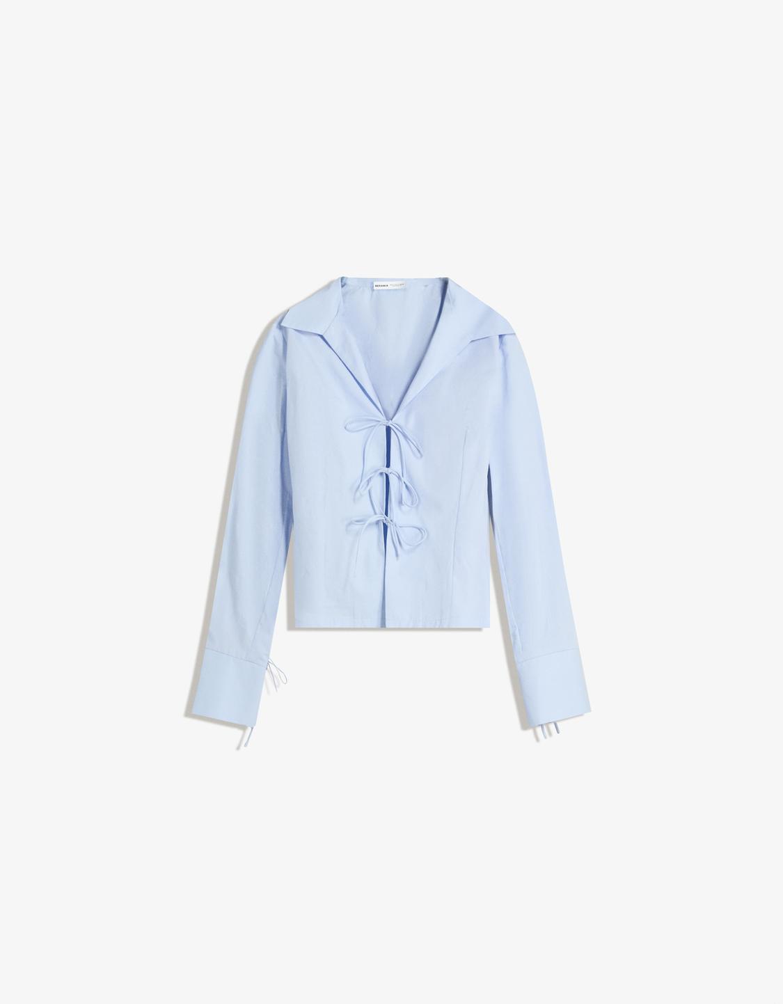 Fitted shirt with ties