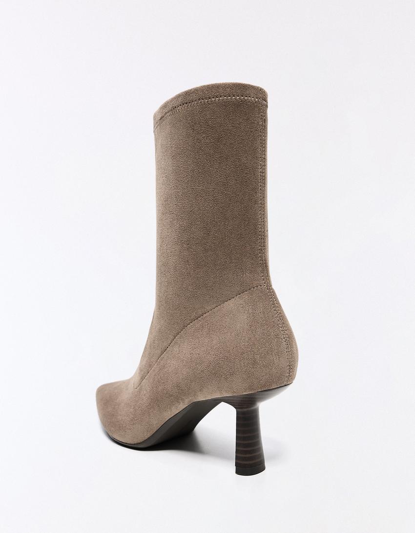 Botine cu toc kitten, mulate-Taupe