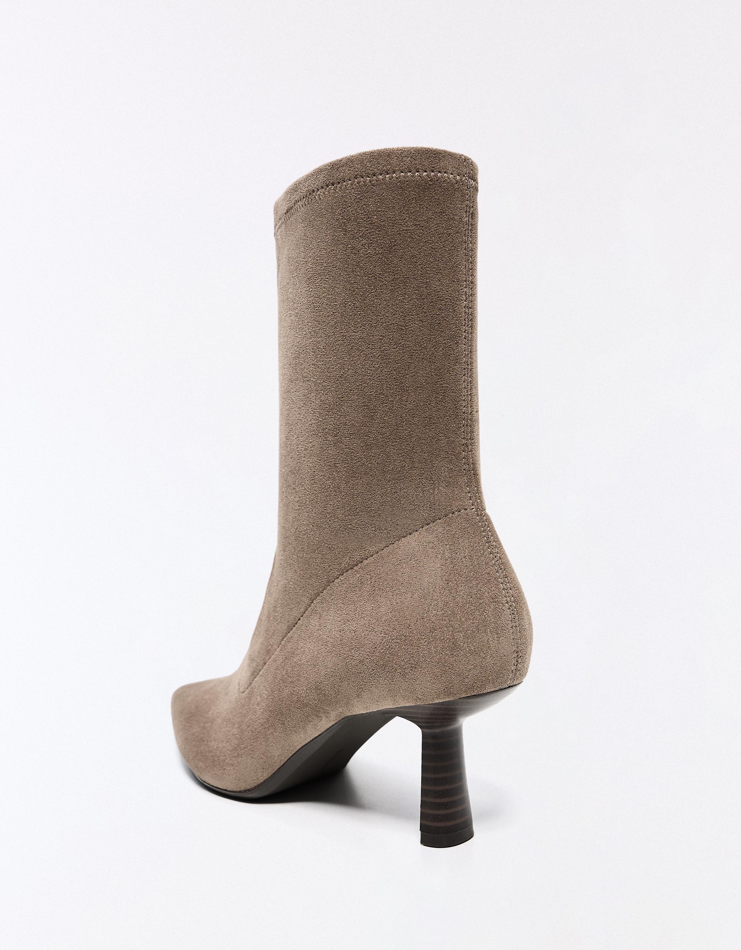 Fitted kitten heel ankle boots — TAUPE