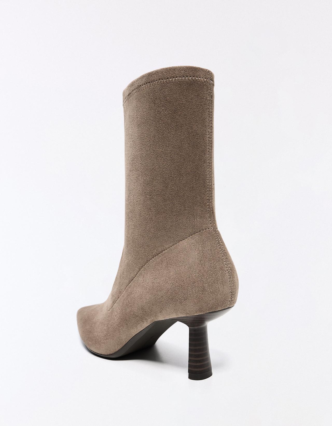 Fitted kitten heel ankle boots — TAUPE