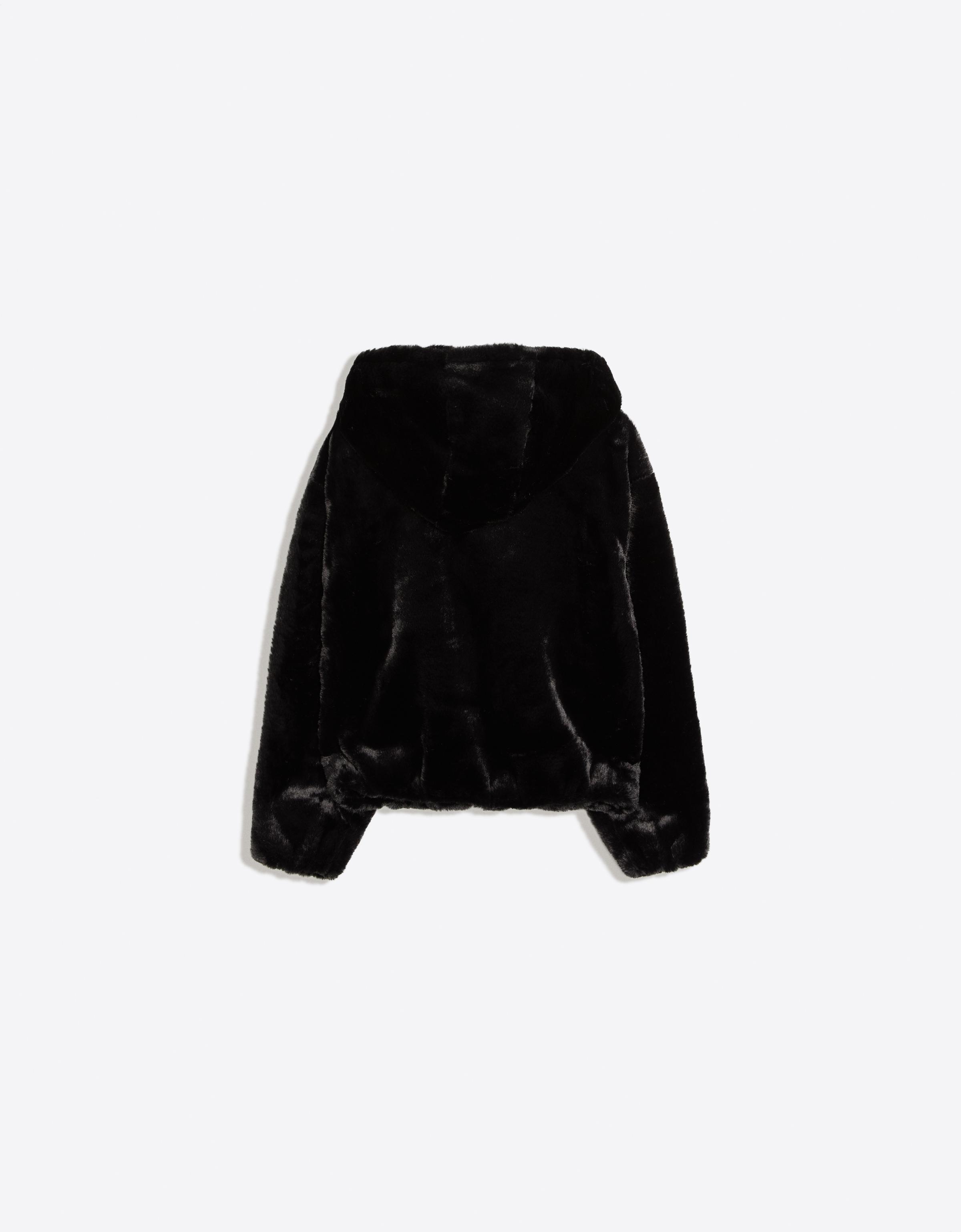 Hooded jacket with fur — Black
