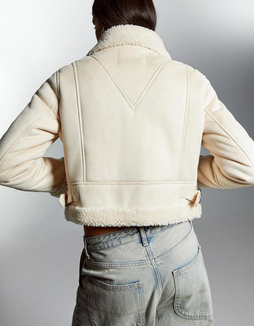 Blusão dupla face cropped efeito de camurça-Cru-3