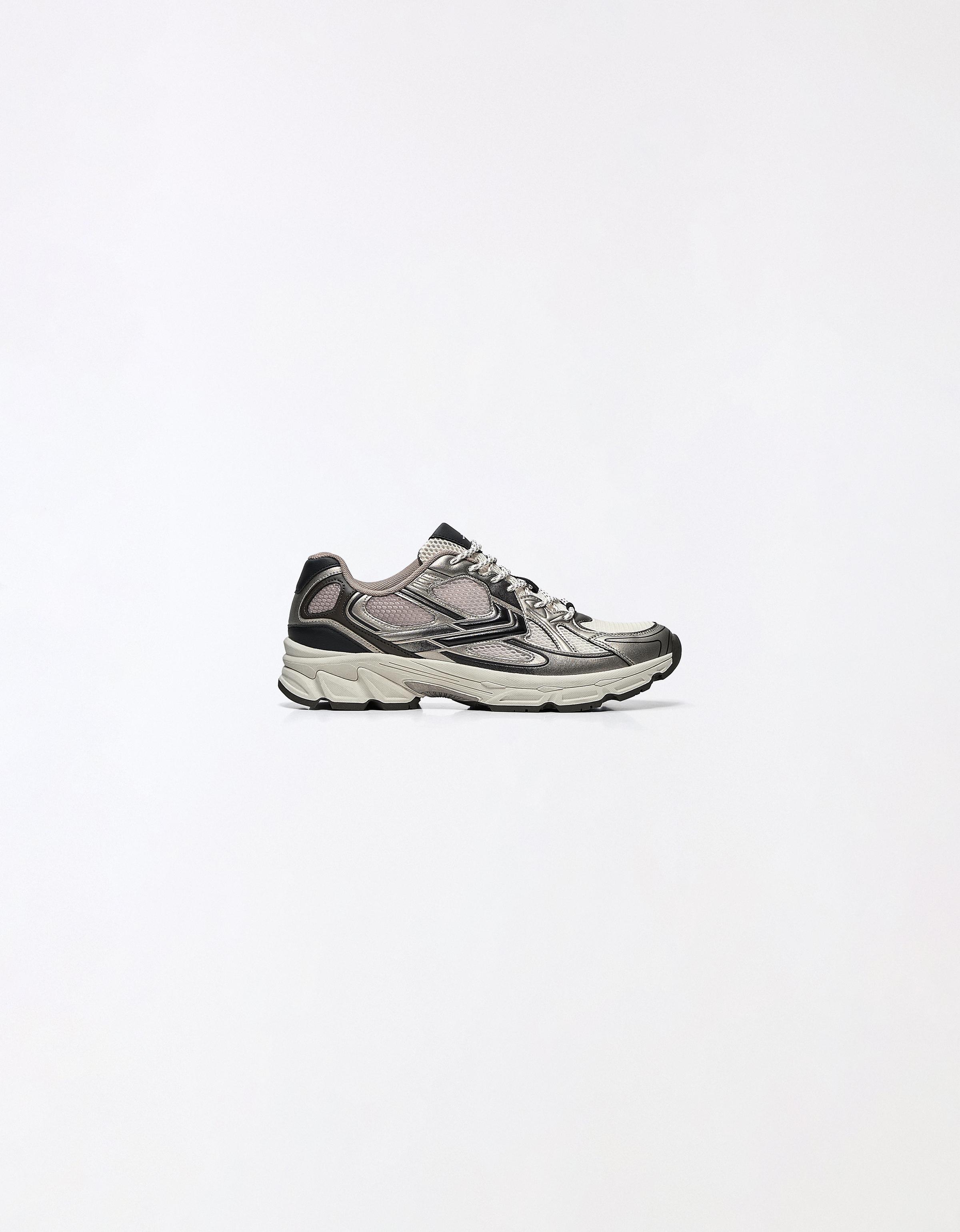 MULTI-PIECE TRAINERS — Brown