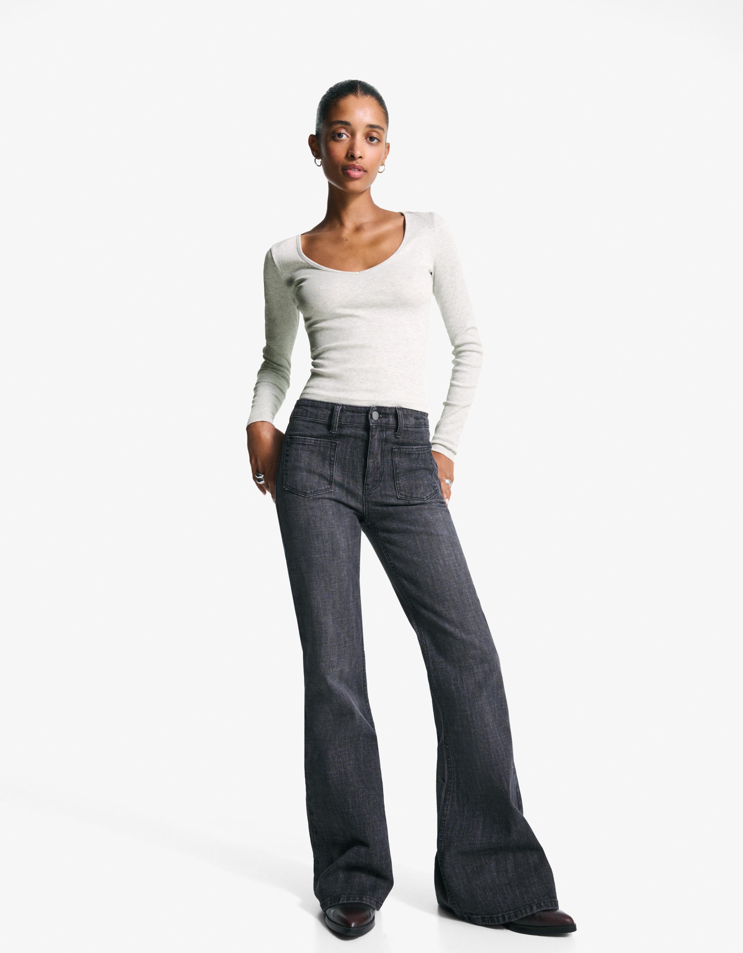 Long sleeve V-neck T-shirt