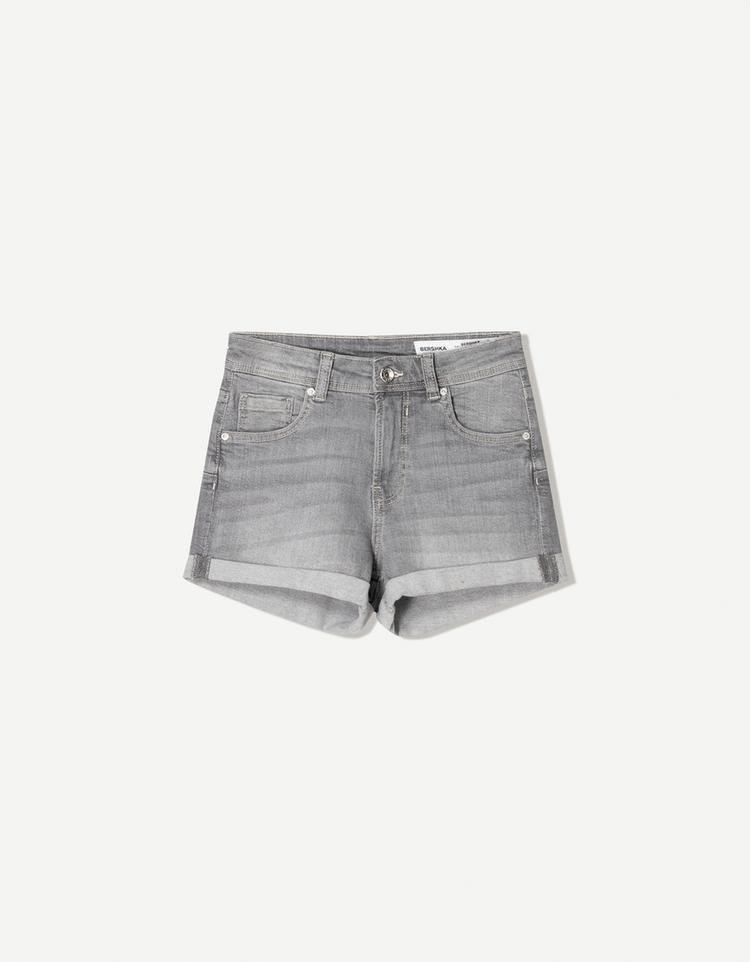 Kıvrık denim şort