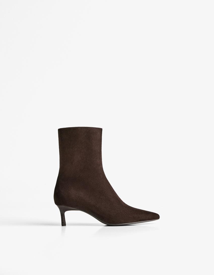 Bottes Chelsea à semelle crantée et boucle marron foncé - Marron Foncé - CHARLES & KEITH FR Bottes Chelsea à semelle crantée et boucle marron foncé - Marron Foncé - CHARLES & KEITH FR
