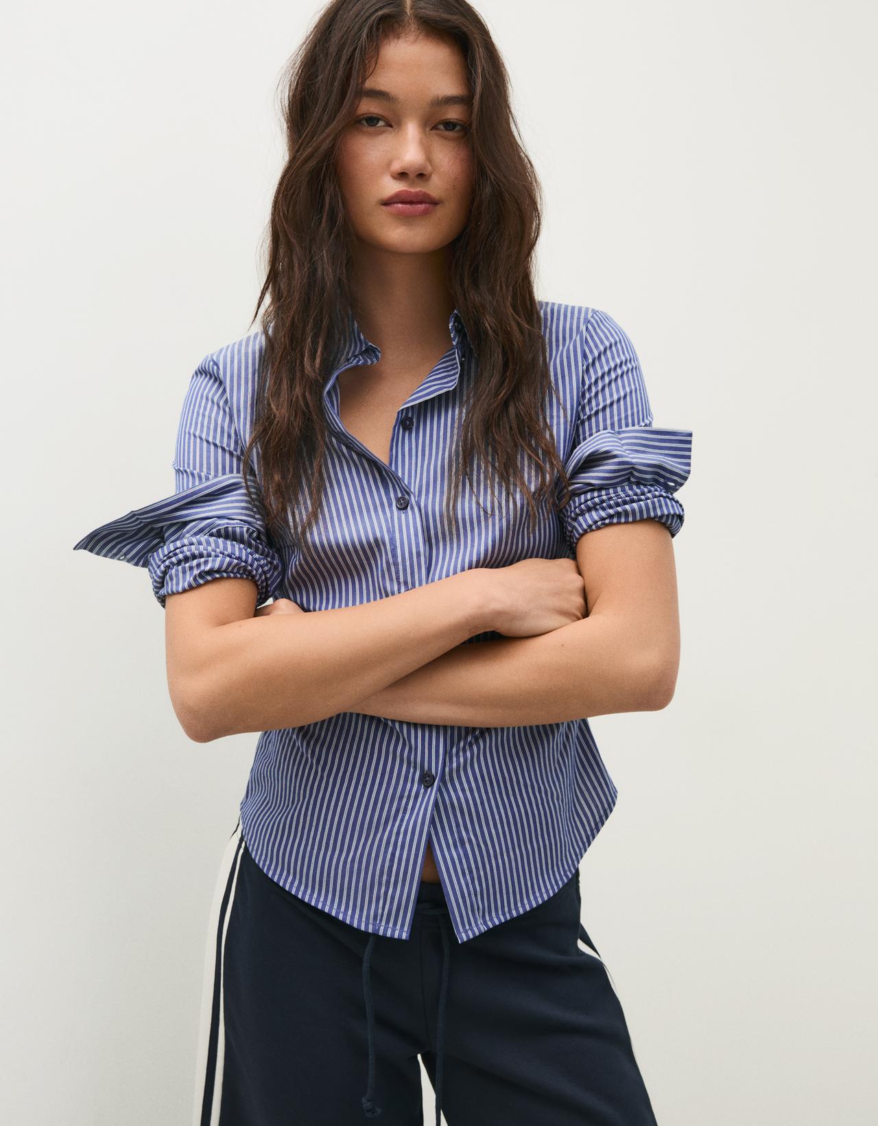 Fitted long-sleeved shirt — Blue