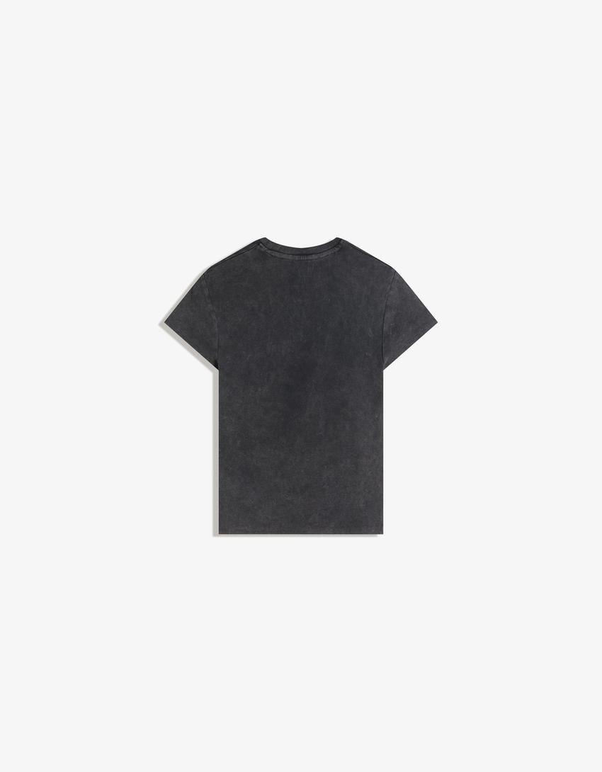 Camiseta manga corta tachas print-Gris oscuro