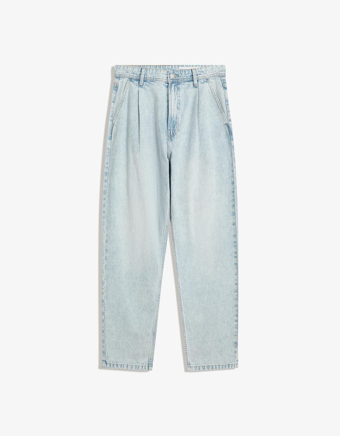 Loose fit jeans