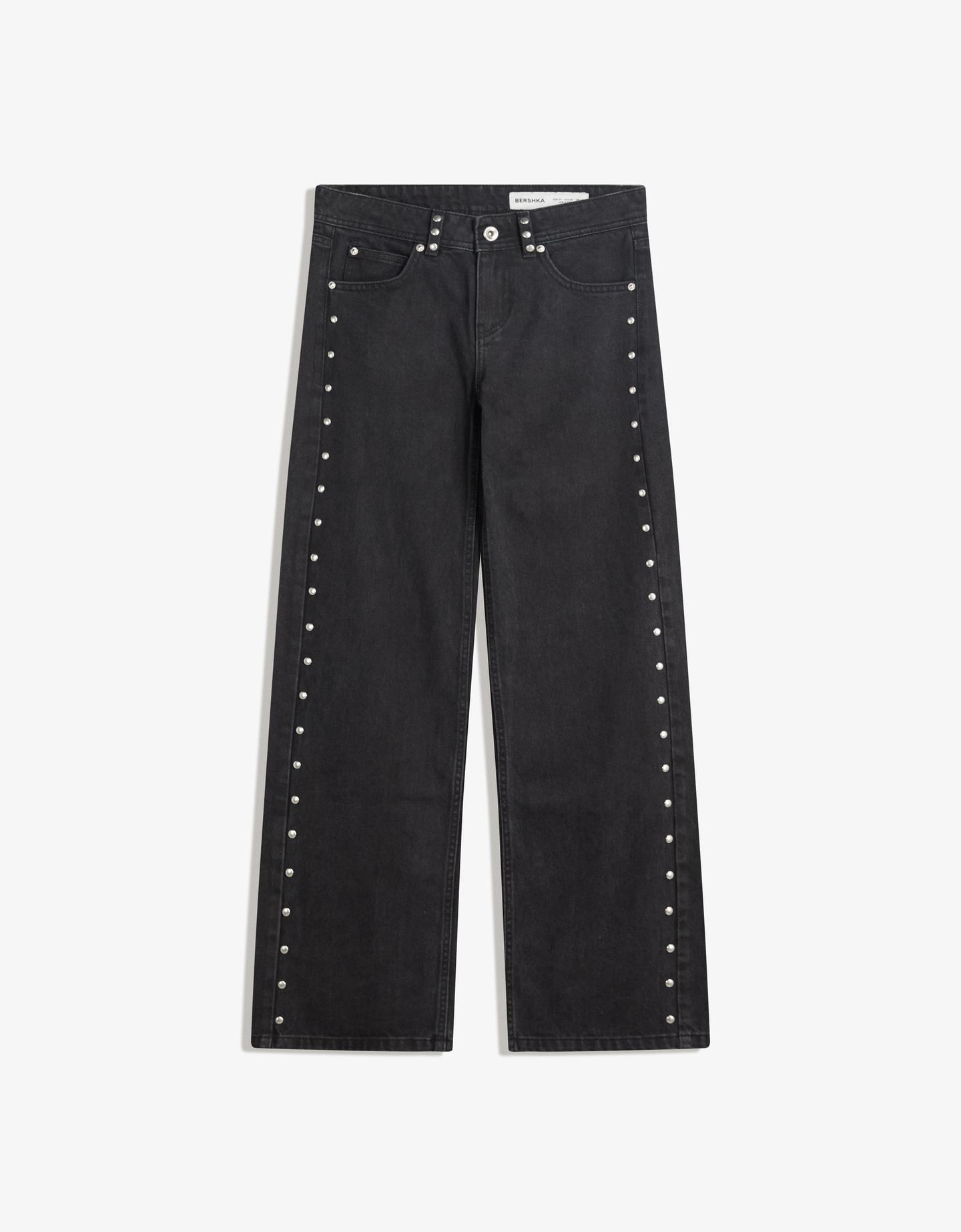 Bershka jeansy o kroju baggy z ćwiekami i gwiazdami czarny