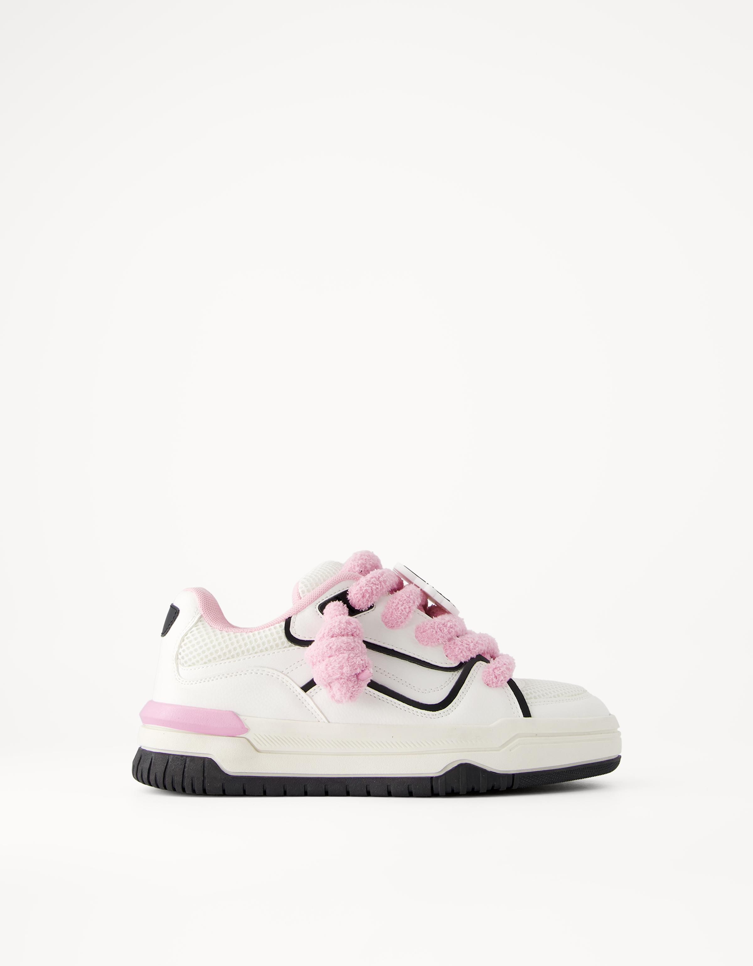 Bershka Sneaker Im Skate-Stil Hello Kitty Mania Damen 38 Kombiniert