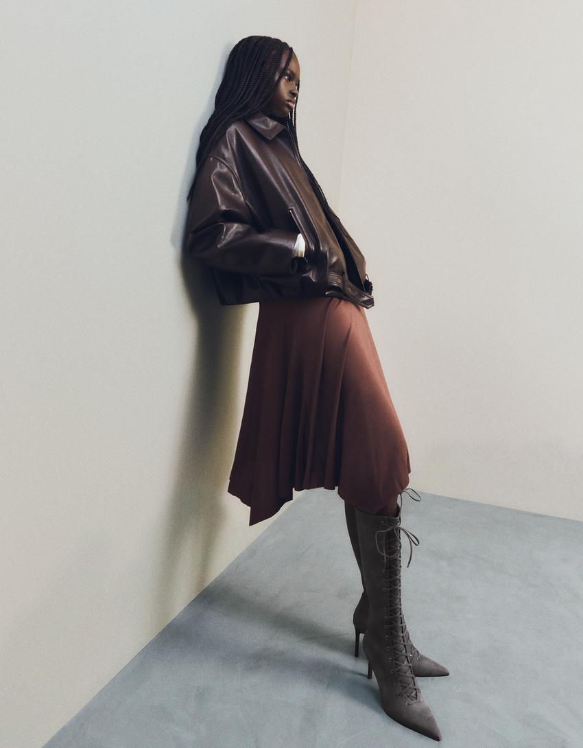 FŰZŐS MAGAS SARKÚ CSIZMA-Szürke