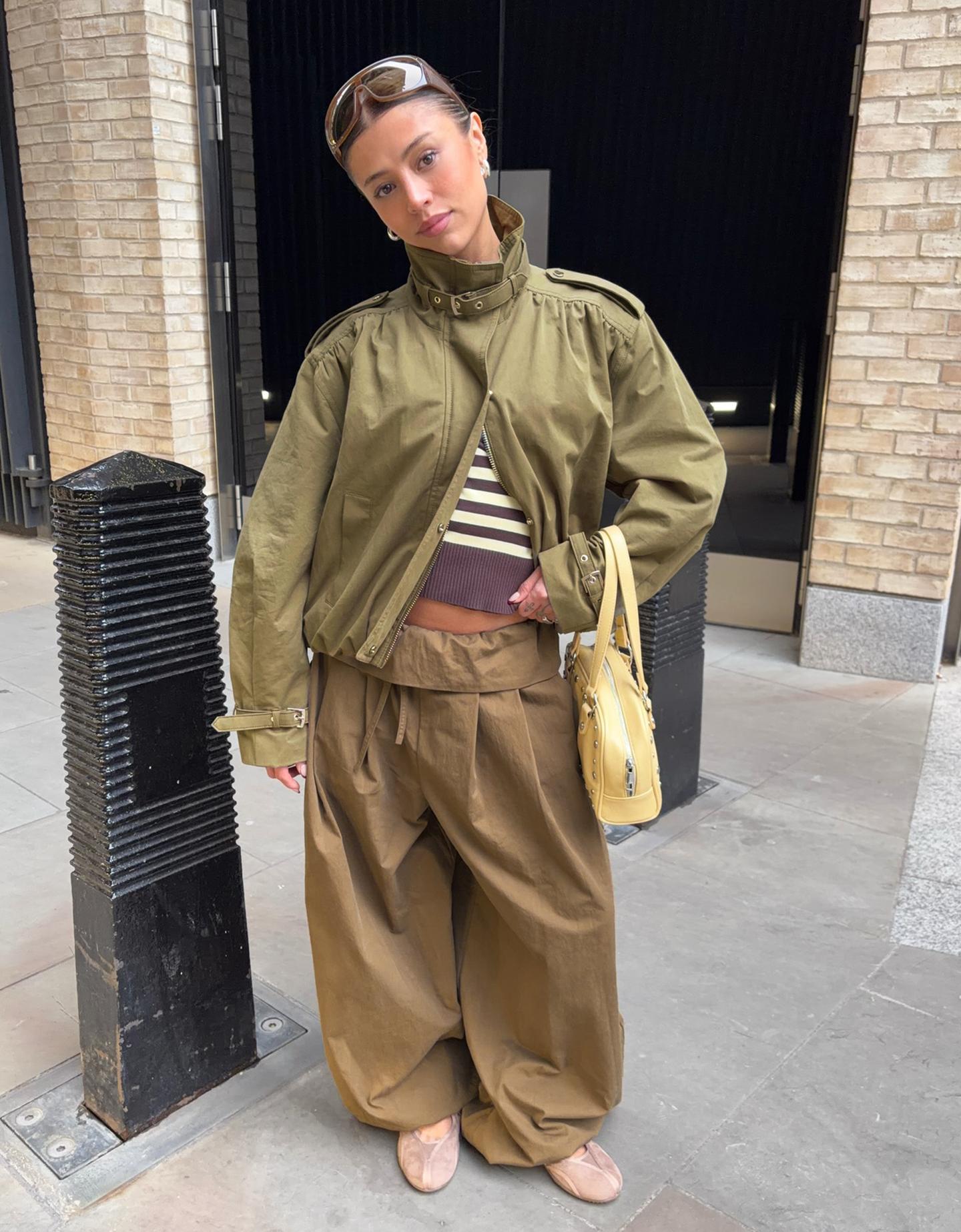 Bershka Pantaloni Con Vita Risvoltata Donna M Verde