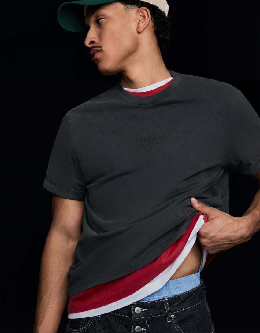 Camiseta manga corta roll up print-Gris